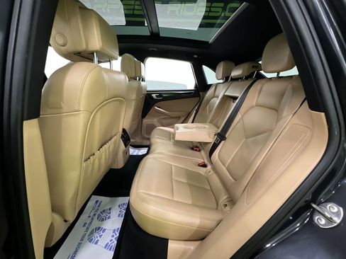 Used 2018 Porsche Macan AWD/4WD image 28