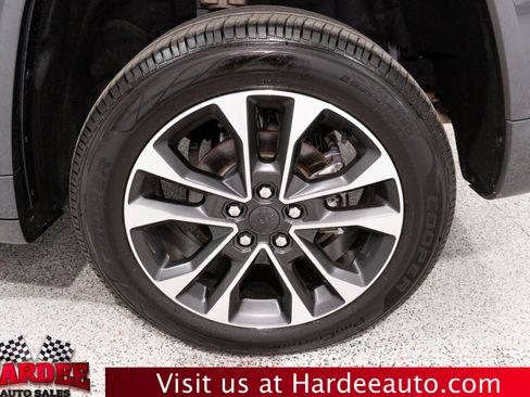 Used 2022 Jeep Grand Cherokee Overland RWD image 10