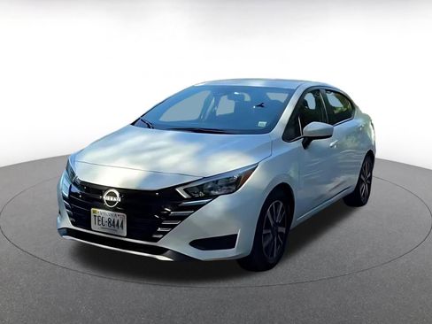 Used 2025 Nissan Versa SV FWD image 7
