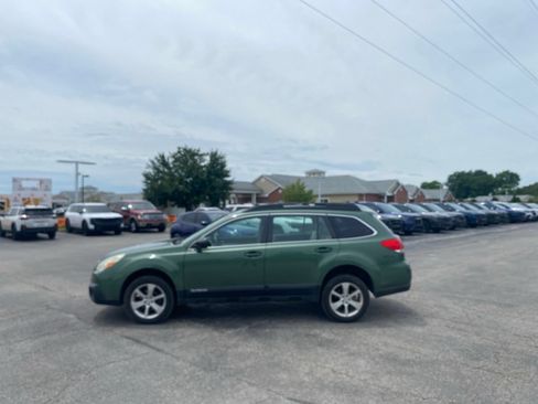 Used 2014 Subaru Outback 2.5i w/ Alloy Wheel Package AWD/4WD image 20