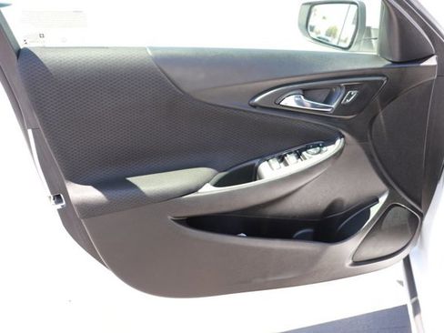 Used 2023 Chevrolet Malibu RS FWD image 10