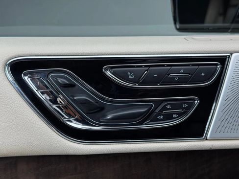 Used 2019 Lincoln Navigator L Reserve AWD/4WD image 31