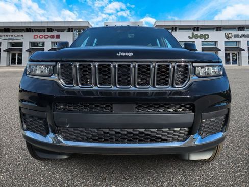 New 2025 Jeep Grand Cherokee L Laredo w/ Luxury Tech Group I RWD image 3