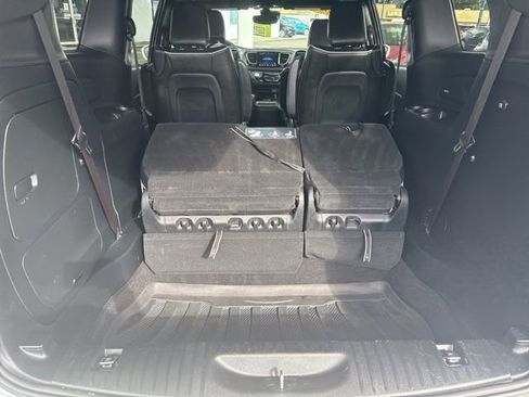Used 2020 Chrysler Pacifica Limited w/ Advanced Safetytec Group image 15