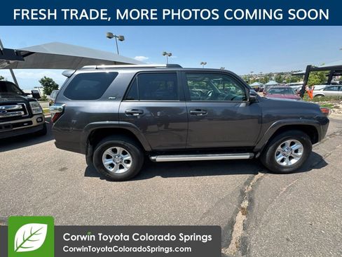 Used 2021 Toyota 4Runner SR5 Premium w/ Moonroof Package AWD/4WD image 9