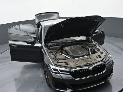 Used 2023 BMW 540i xDrive w/ Executive Package image 41