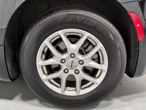 Used 2025 Chrysler Pacifica Select FWD image 61