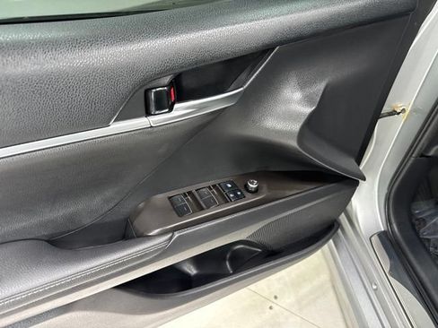 Used 2022 Toyota Camry XSE FWD image 12