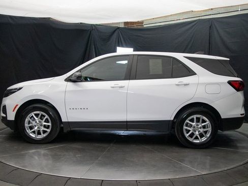 Used 2024 Chevrolet Equinox LS w/ LS Convenience Package image 9