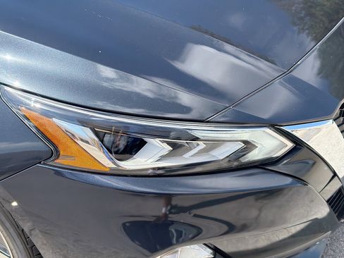 Used 2022 Nissan Altima 2.5 SV image 31