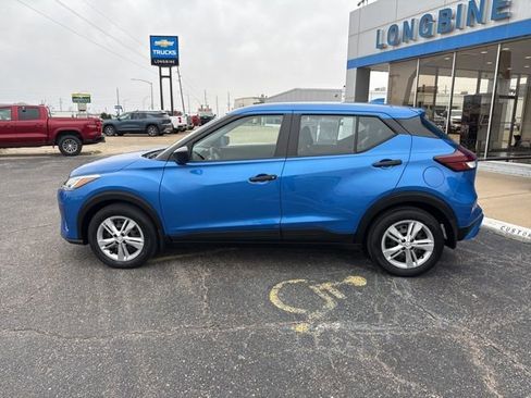 Used 2021 Nissan Kicks S image 4