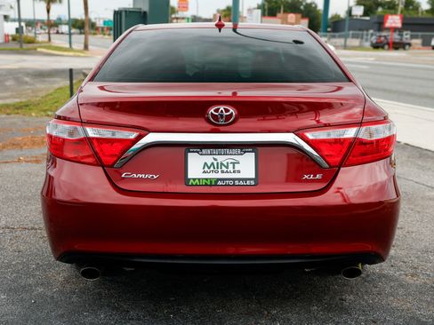 Used 2017 Toyota Camry XLE w/ Advanced Technology Package FWD image 11