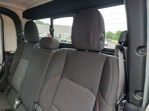 Used 2023 Jeep Gladiator Mojave w/ Cold Weather Group AWD/4WD image 33