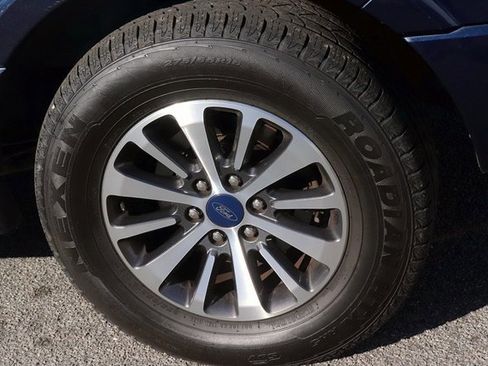 Used 2016 Ford Expedition XLT image 8