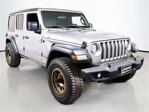 Used 2020 Jeep Wrangler Unlimited Sport S image 3