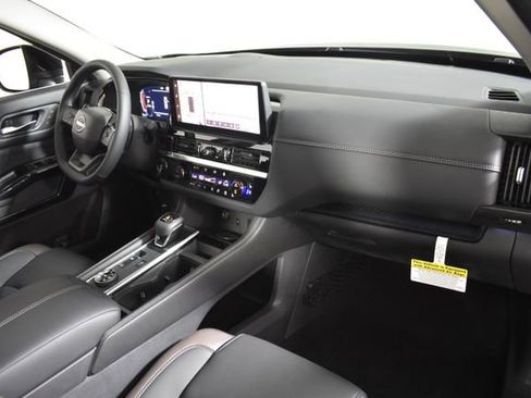 New 2026 Nissan Pathfinder Platinum AWD/4WD image 40