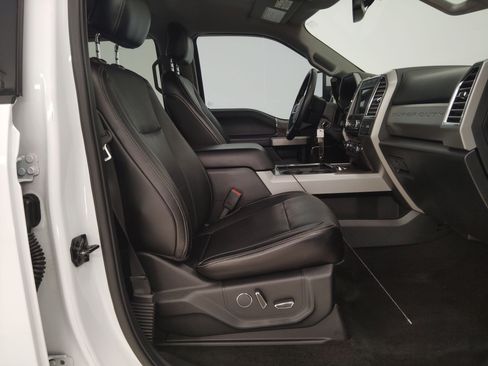 Used 2017 Ford F250 Lariat w/ Lariat Value Package image 28