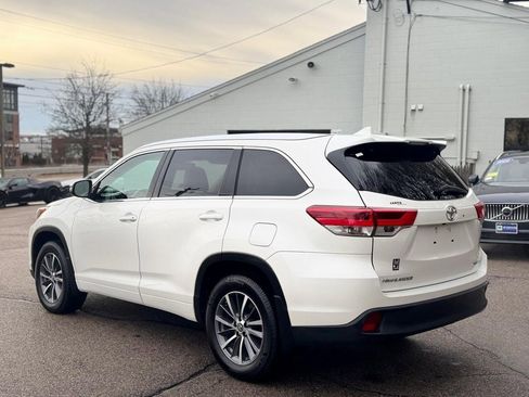 Used 2017 Toyota Highlander XLE image 4