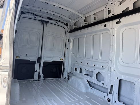 Used 2026 Ford Transit 250 148 High Roof RWD image 8