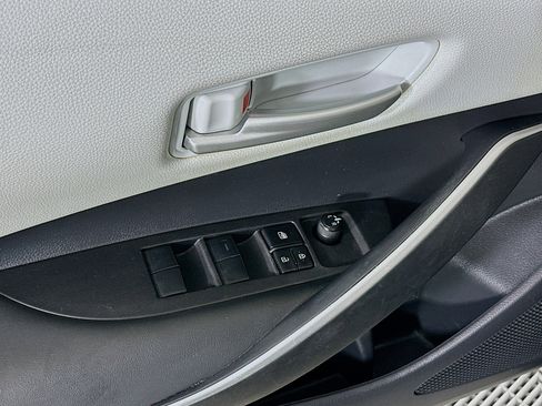 Used 2024 Toyota Corolla SE FWD image 14