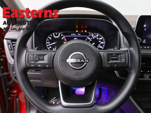 Used 2023 Nissan Rogue S AWD/4WD image 10