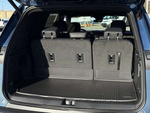 New 2026 Chevrolet Traverse LT w/ Midnight/Sport Edition image 33