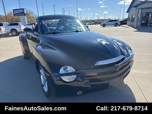 Used 2005 Chevrolet SSR w/ Preferred Equipment Group image 99