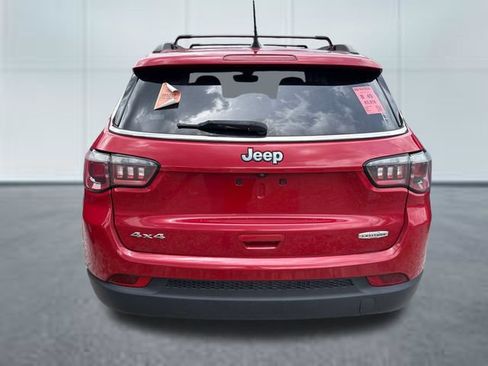 Used 2019 Jeep Compass Latitude AWD/4WD image 3