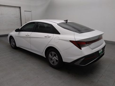 Used 2024 Hyundai Elantra SE FWD image 5