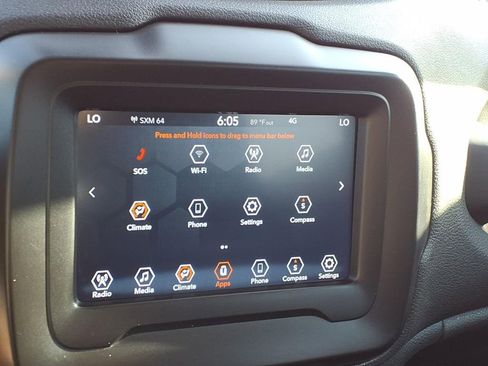 Used 2021 Jeep Renegade Latitude FWD image 25
