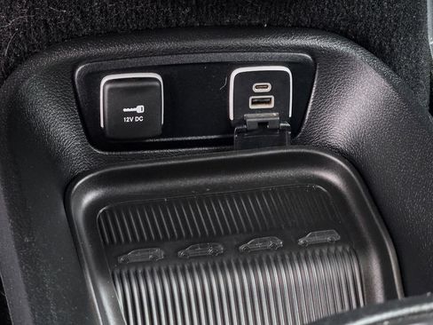 Used 2021 Chrysler Pacifica Touring-L w/ Uconnect Theater Family Group FWD image 49