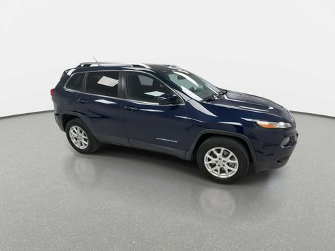 Used 2015 Jeep Cherokee Latitude w/ Cold Weather Group image 2