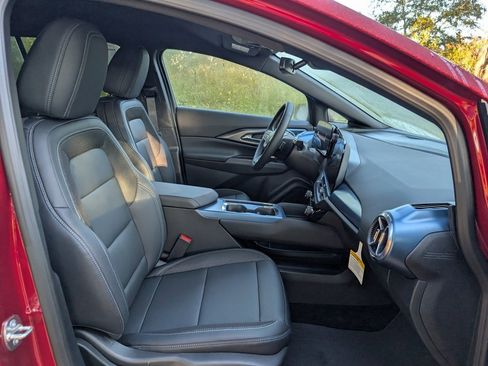 New 2026 Chevrolet Equinox EV LT image 12