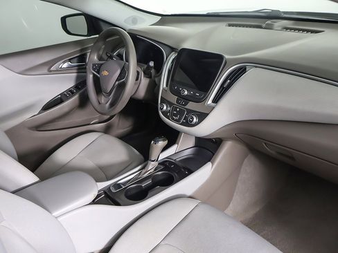 Used 2020 Chevrolet Malibu LS image 24