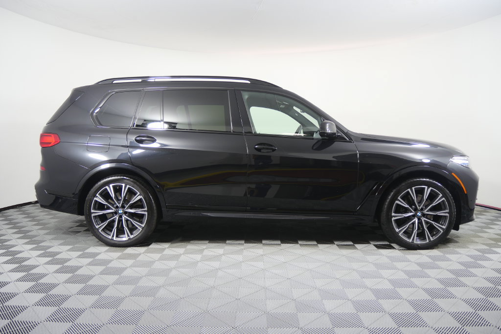 Used 2022 BMW X7 M50i AWD/4WD image 3