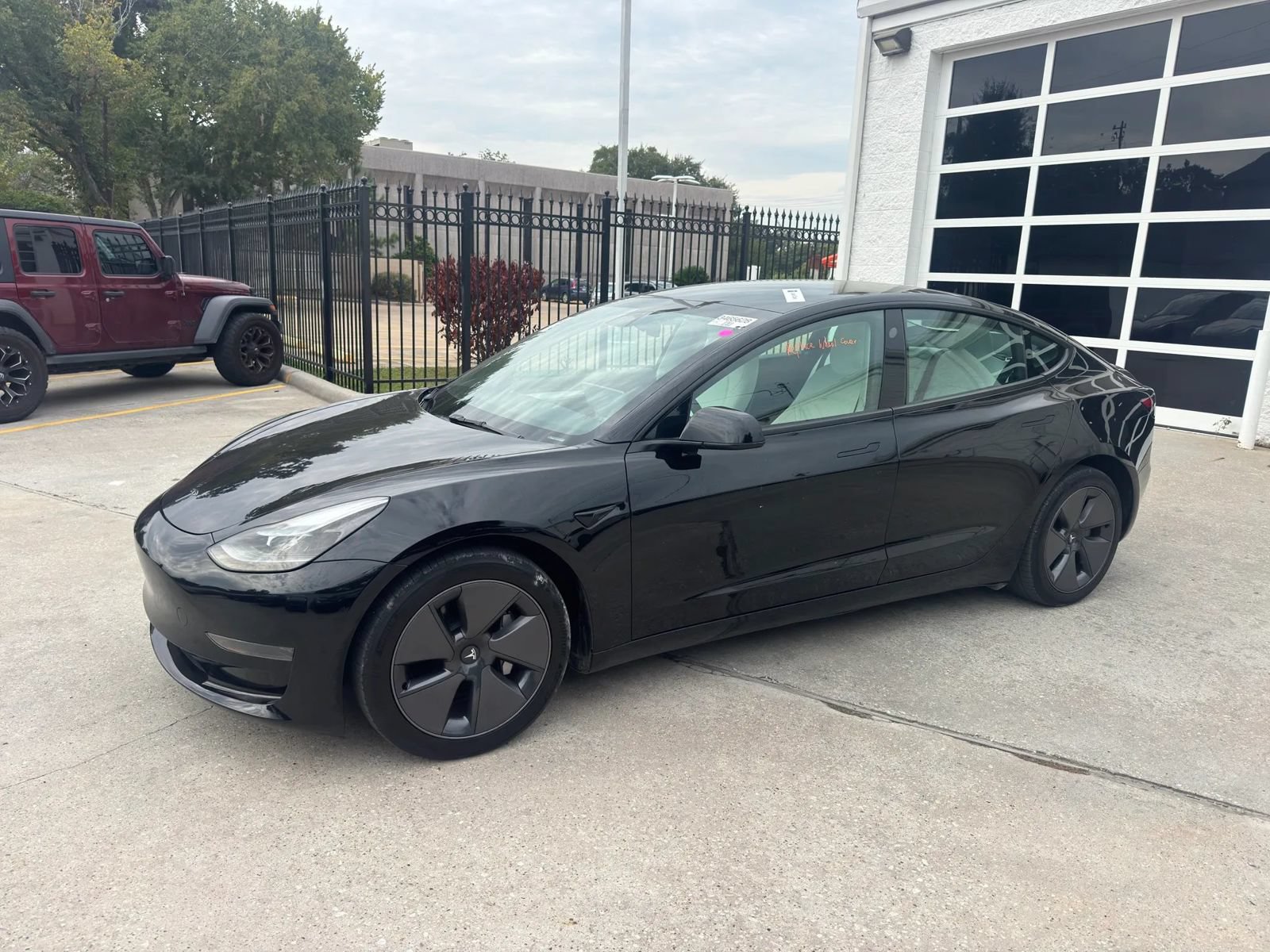 Used 2023 Tesla Model 3 Standard Range RWD image 3
