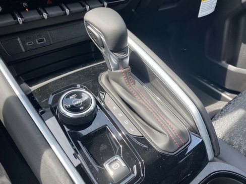 New 2025 Chevrolet Colorado Z71 image 11