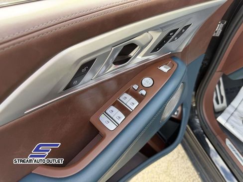 Used 2023 BMW XM image 47