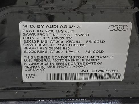 Used 2024 Audi Q4 e-tron Premium Plus w/ Premium Plus AWD/4WD image 38
