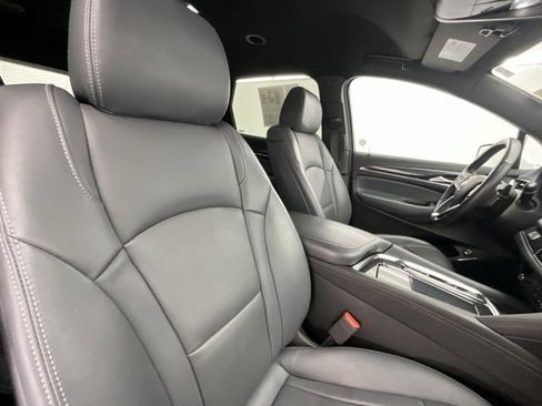 Used 2024 Buick Enclave Premium image 13