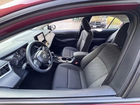 Used 2024 Toyota Corolla LE image 29