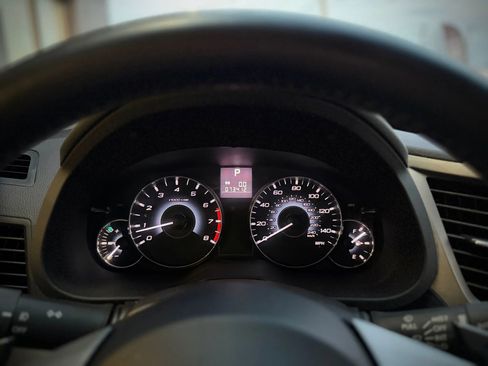 Used 2011 Subaru Outback 2.5i Premium w/ All-Weather Pkg image 11