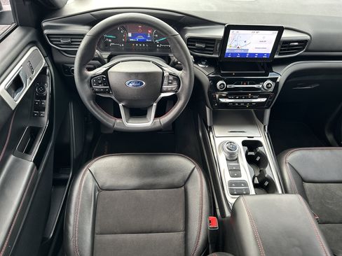 Used 2024 Ford Explorer ST-Line w/ Class IV Trailer Tow Package image 24