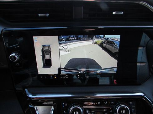 Used 2023 GMC Sierra 1500 AT4 w/ Technology Package AWD/4WD image 23