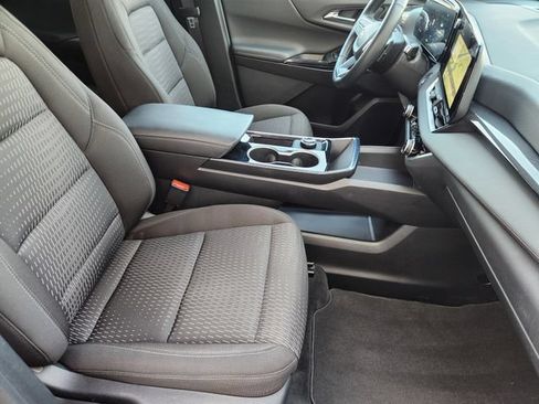 Used 2026 Chevrolet Equinox LT FWD image 19