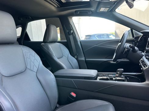 Certified 2025 Lexus RX 350 FWD w/ Accessory Package image 29