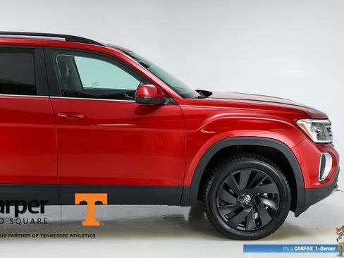 Used 2024 Volkswagen Atlas SE w/ Panoramic Sunroof Package FWD image 52