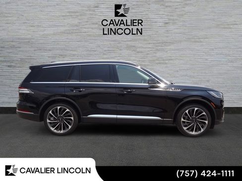 Used 2026 Lincoln Aviator Reserve AWD/4WD image 2
