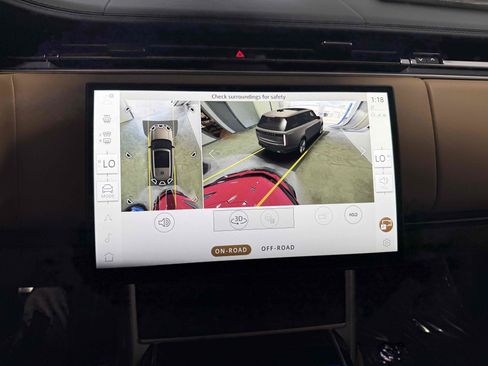 Used 2025 Land Rover Range Rover Long Wheelbase Autobiography image 41