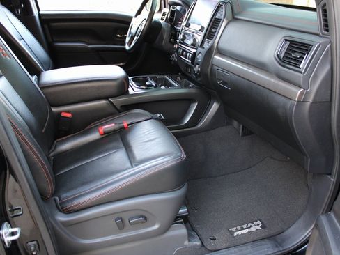 Used 2024 Nissan Titan PRO-4X w/ Pro-4x Convenience Package image 17